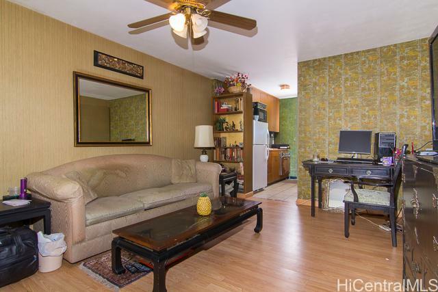 Property Photo:  