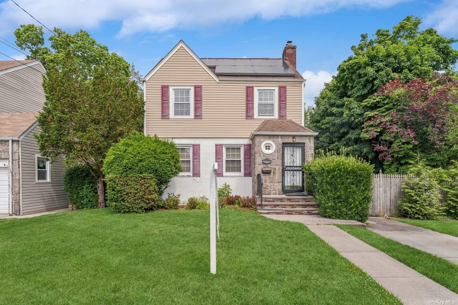 Property Photo:  2 Glen Road  NY 11552 