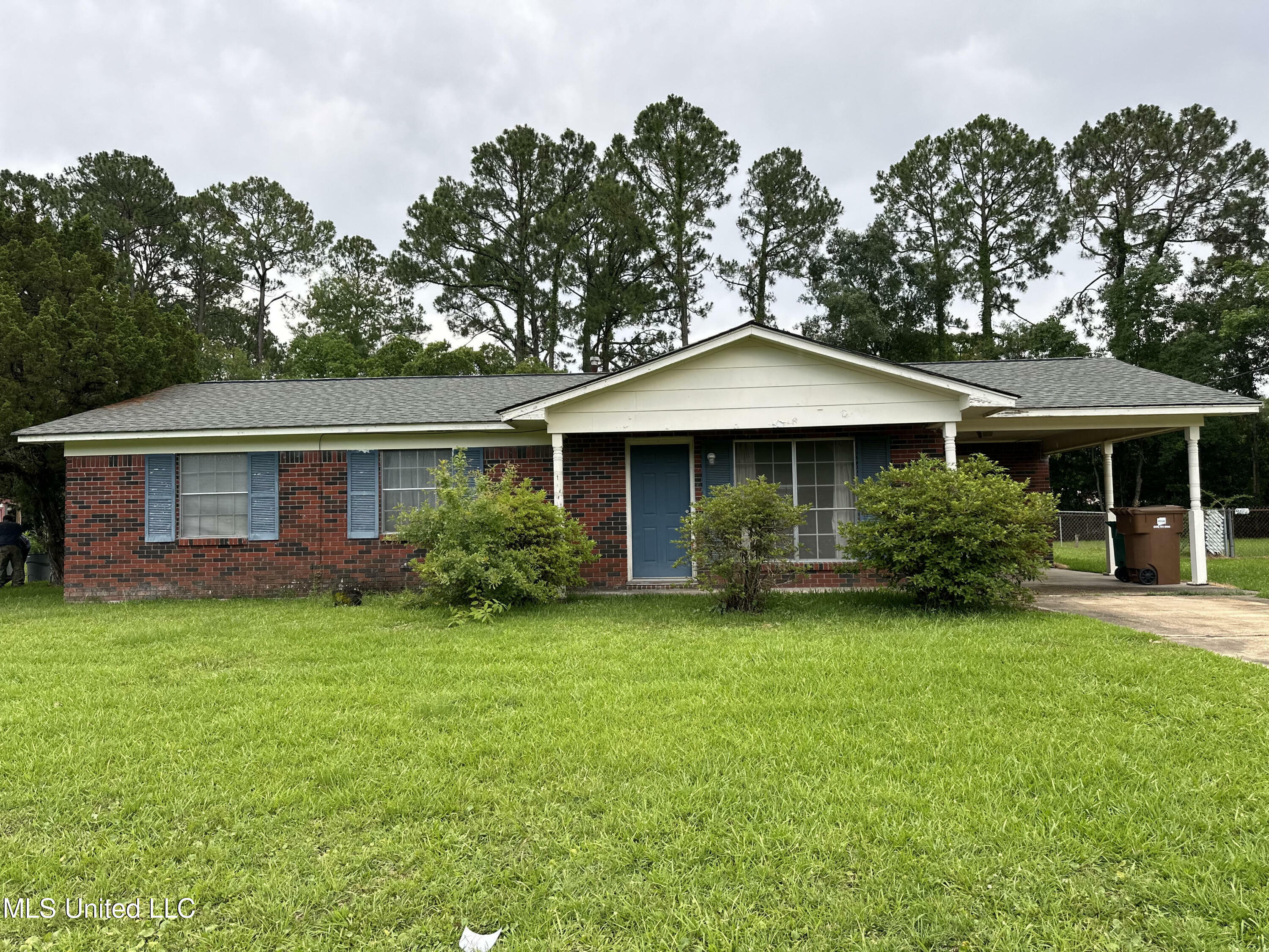 Property Photo:  209 Shalimar Drive  MS 39560 