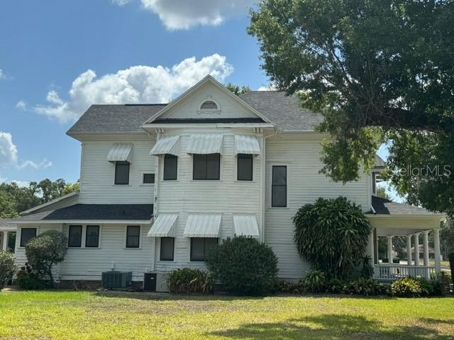 Property Photo: 127 1st Street NE FL 33841