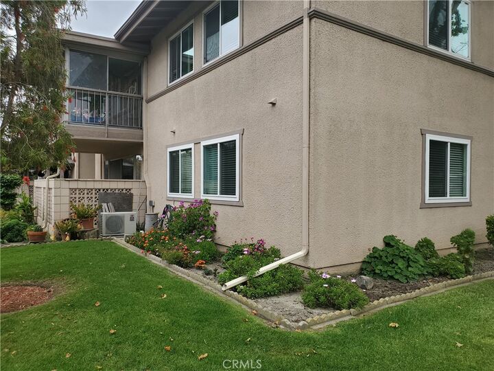 Property Photo:  1980 McKinney Way 13H  CA 90740 