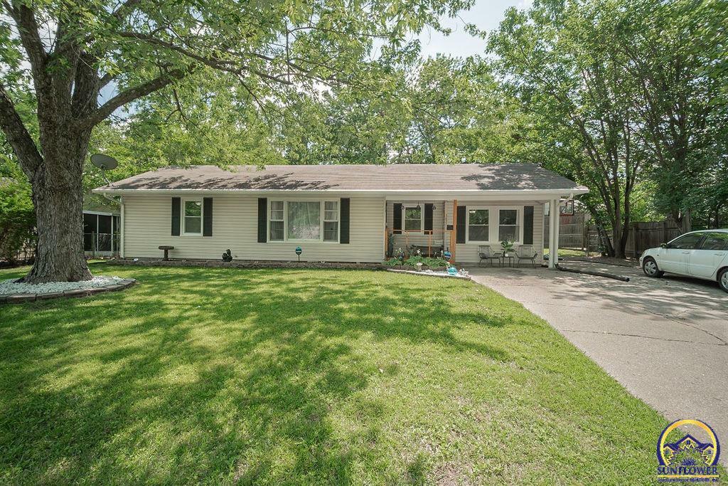 1637 SW Indian Trail  Topeka KS 66604 photo