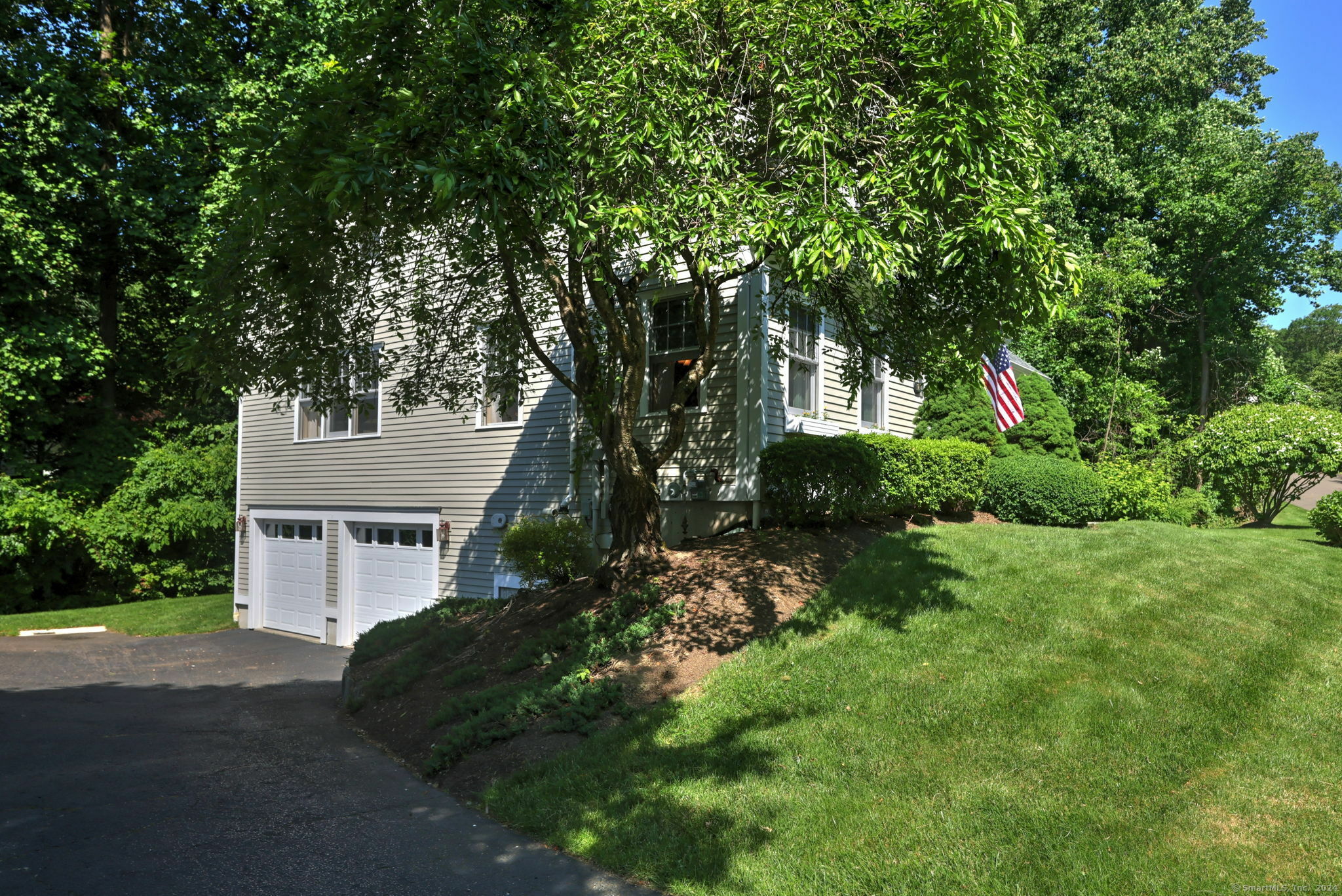 Property Photo:  17 Bunker Hill Circle  CT 06484 