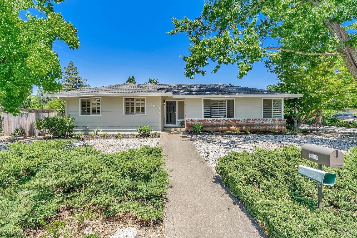 Property Photo:  301 Francisco Drive  CA 95476 