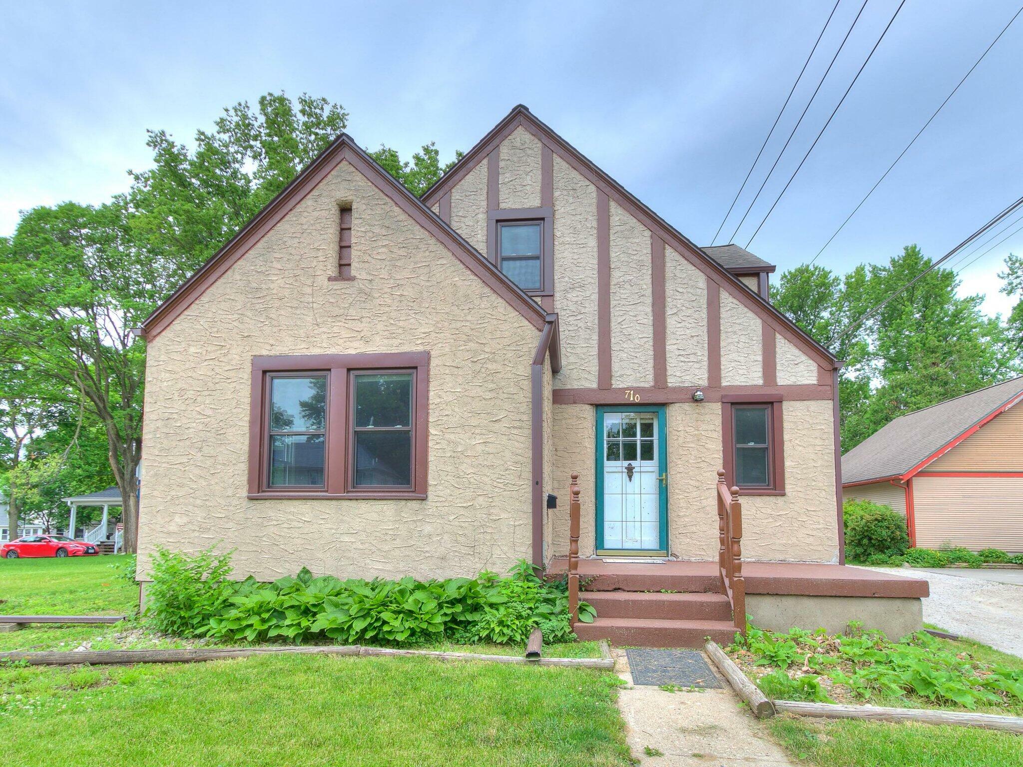 Property Photo:  710 7th Street  IA 50010 