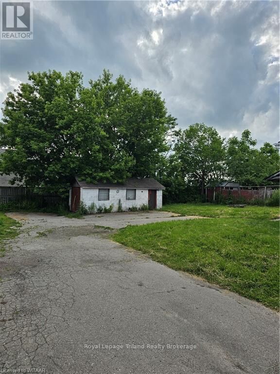 Property Photo:  18 Chapel Street  ON N4S 3R1 