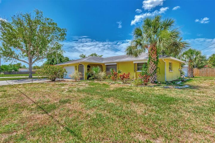 Property Photo: 4448 Pompano Road FL 34293
