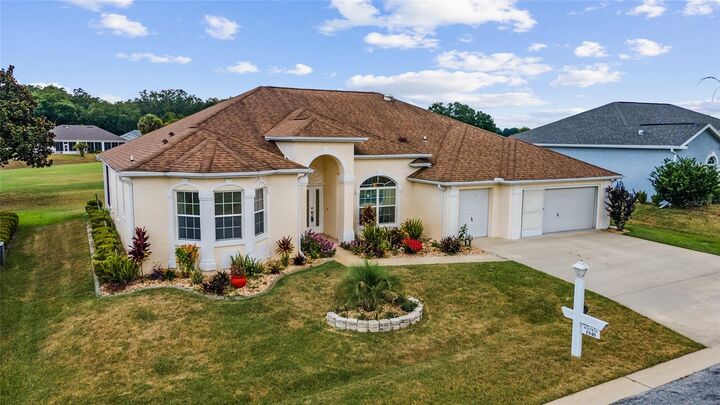 Property Photo:  1940 NW 57th Court  FL 34482