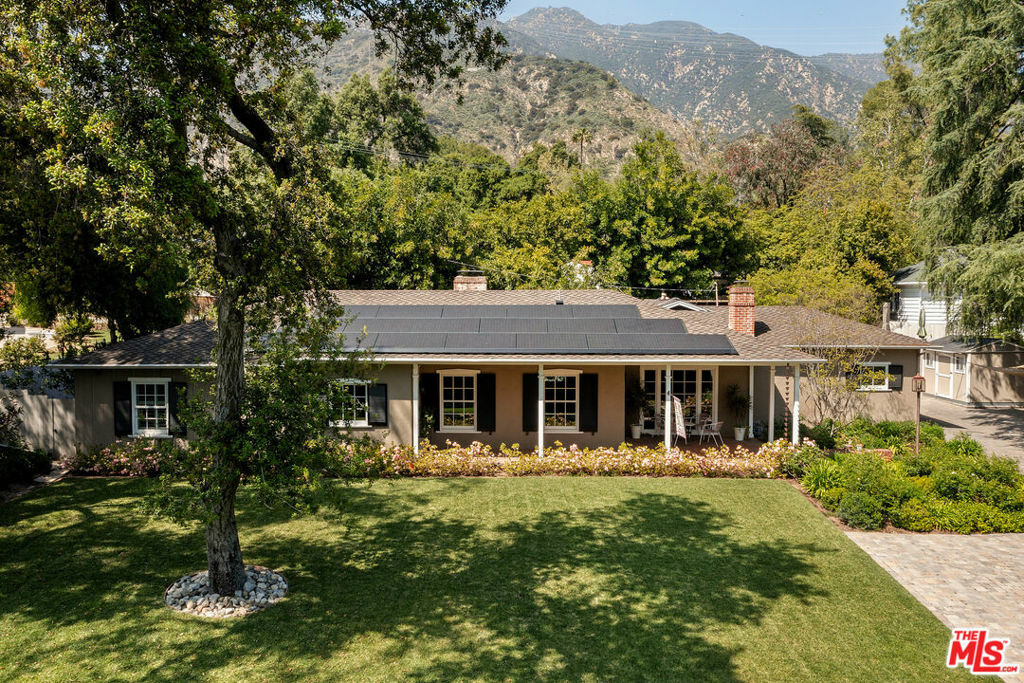 Property Photo:  2085 E Altadena Drive  CA 91001 