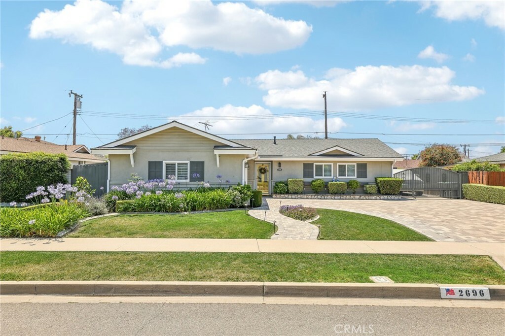 Property Photo:  2696 N Anchor Avenue  CA 92865 