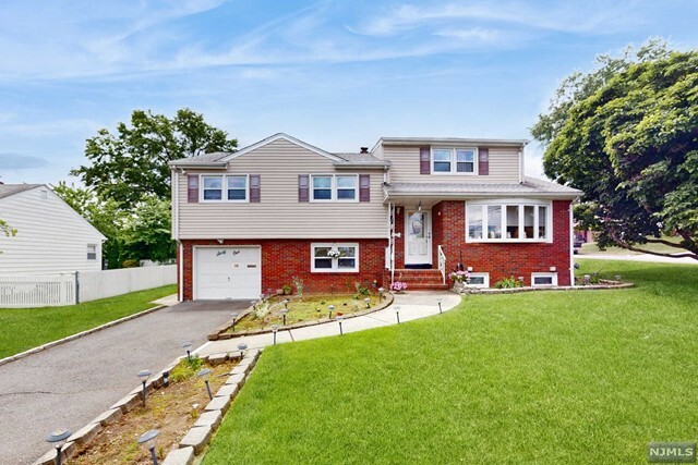 Property Photo:  61 Pilgrim Drive  NJ 07013 