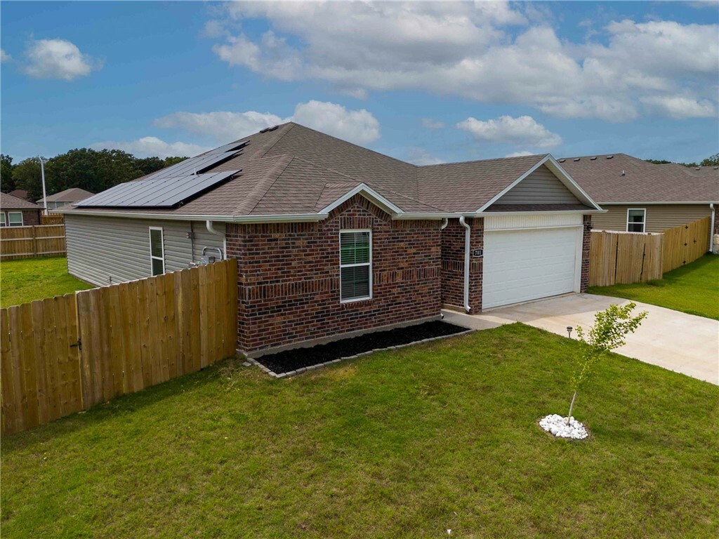 Property Photo:  701 Smith Avenue  AR 72734 