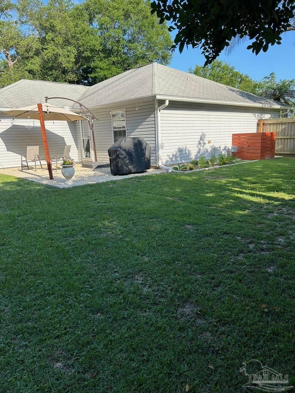 Property Photo:  8960 Gristmill Way  FL 32583 