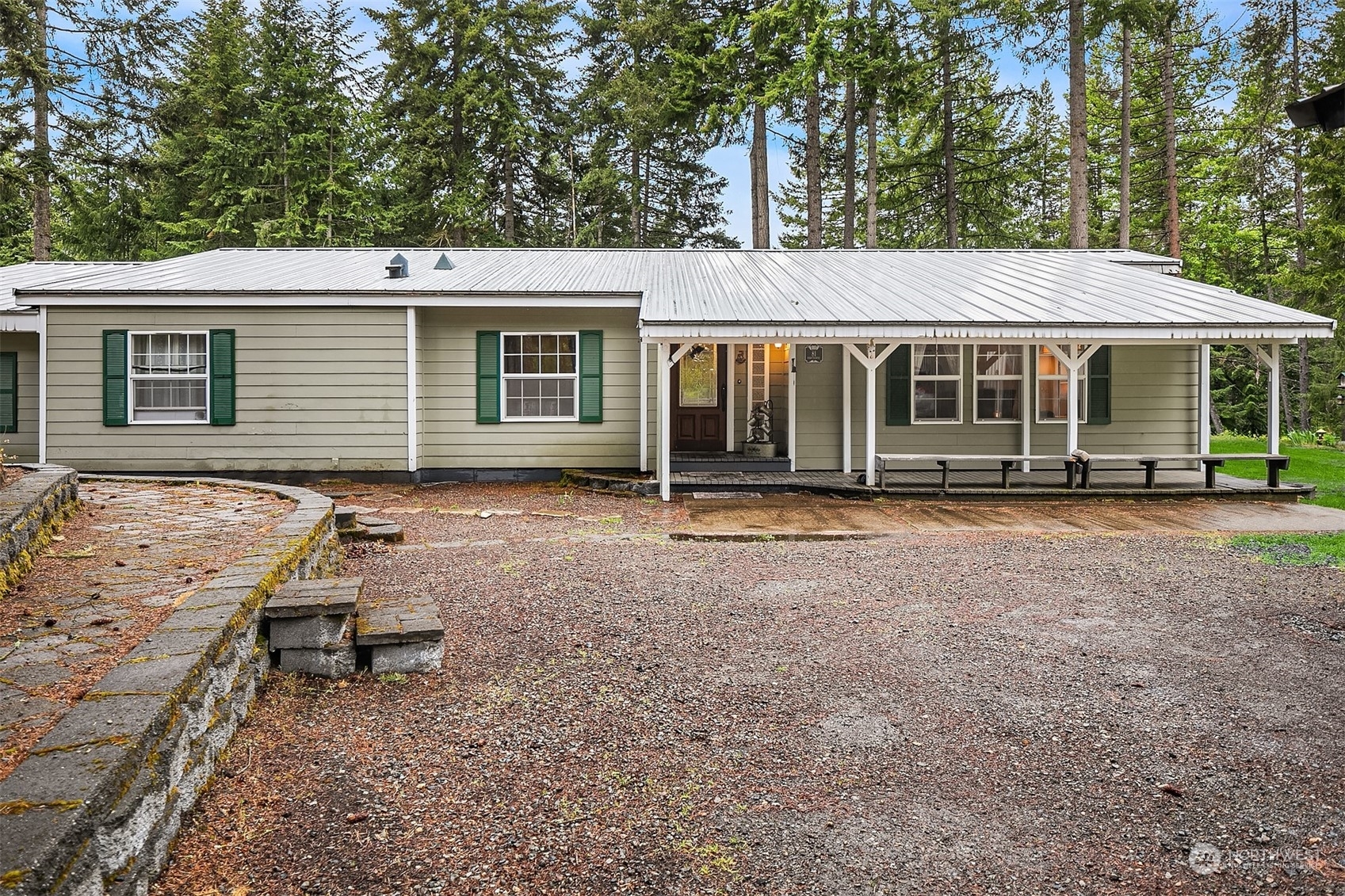 Property Photo:  81 Hawthorn Lane  WA 98925 