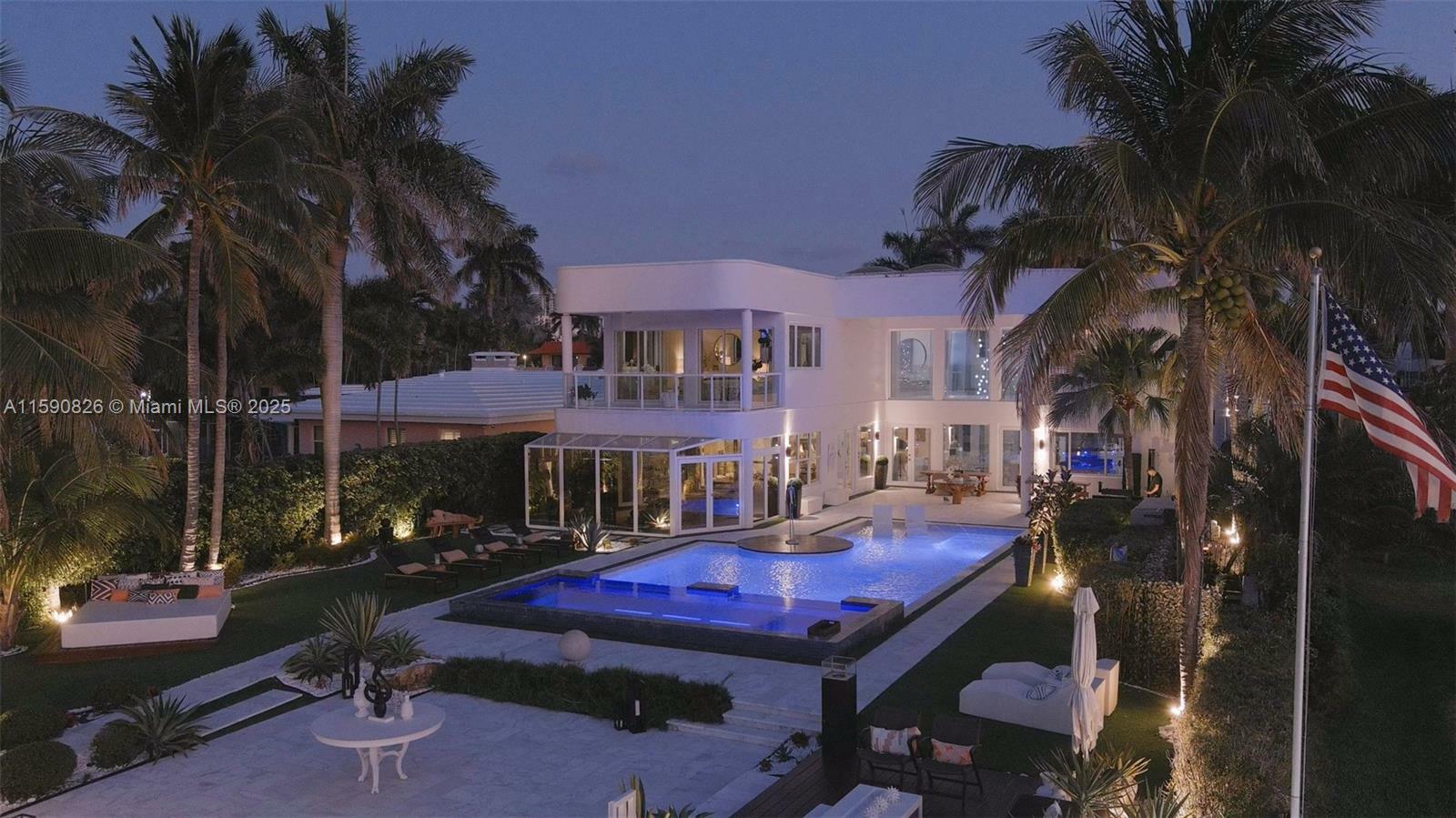 Property Photo: 934 S Southlake Dr FL 33019