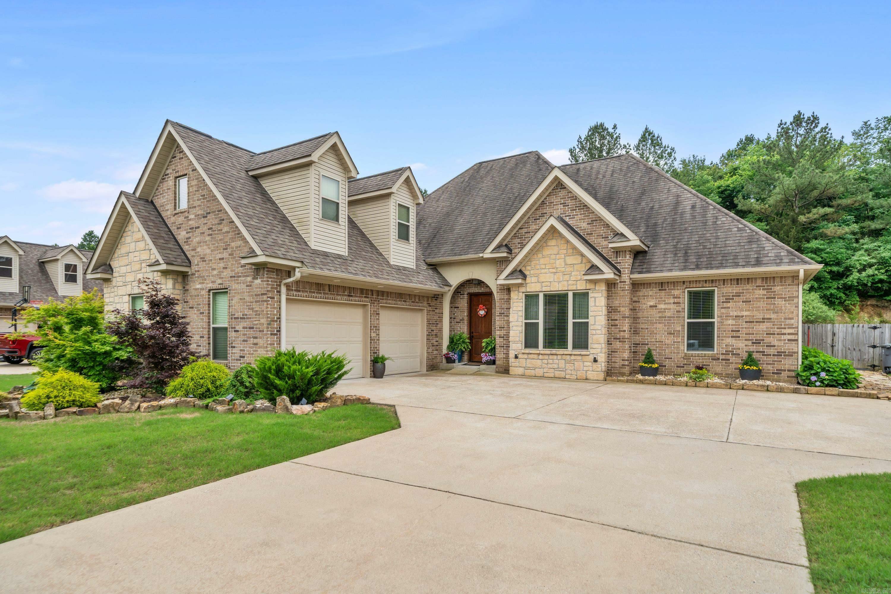 Property Photo:  106 Blubell Court  AR 71901 