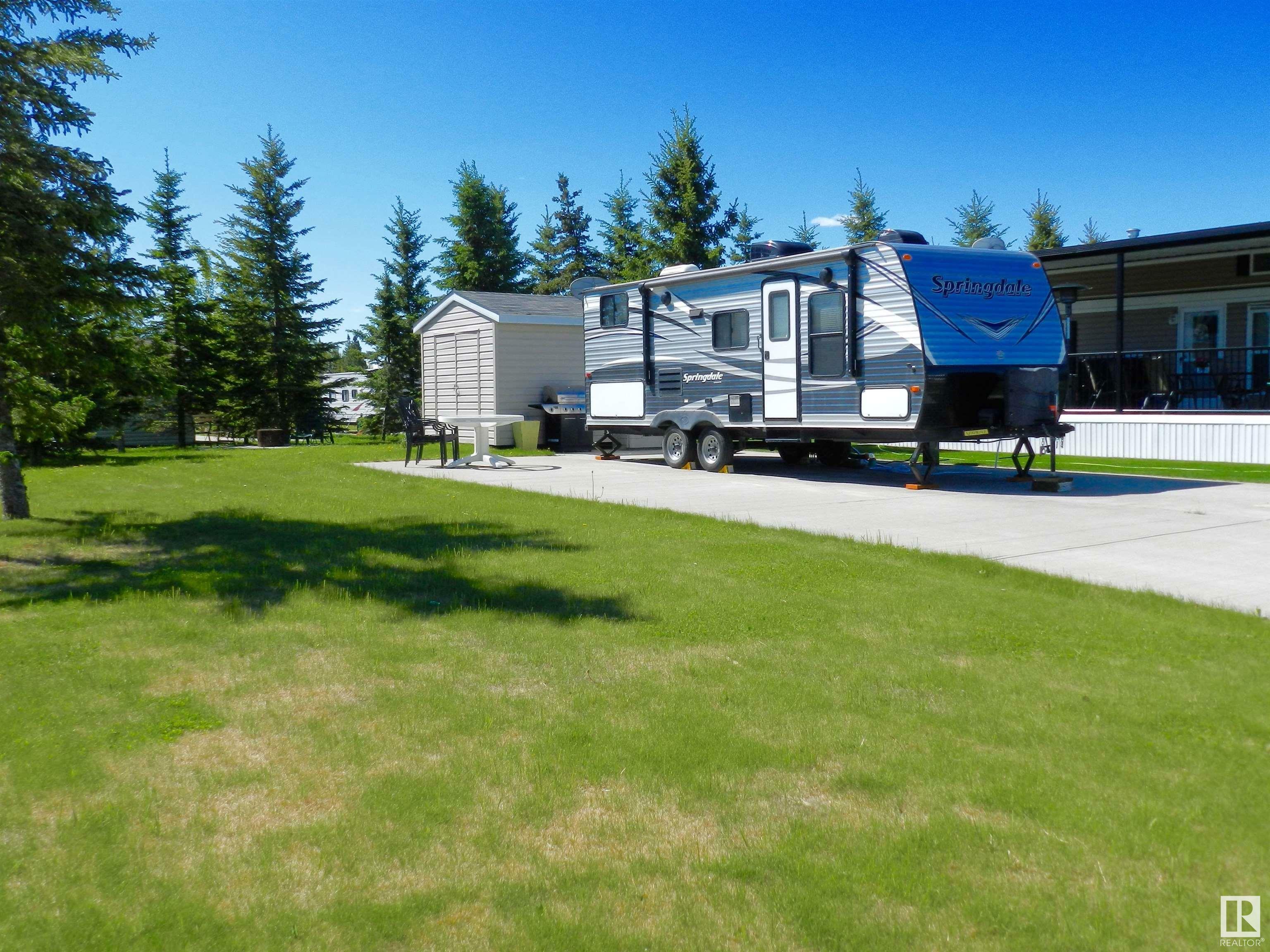 Property Photo:  183 53126 Rge Rd 70  AB T0E 0E0 