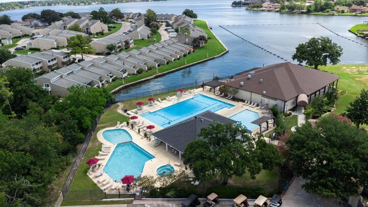 Property Photo:  17 April Point Drive N  TX 77356 