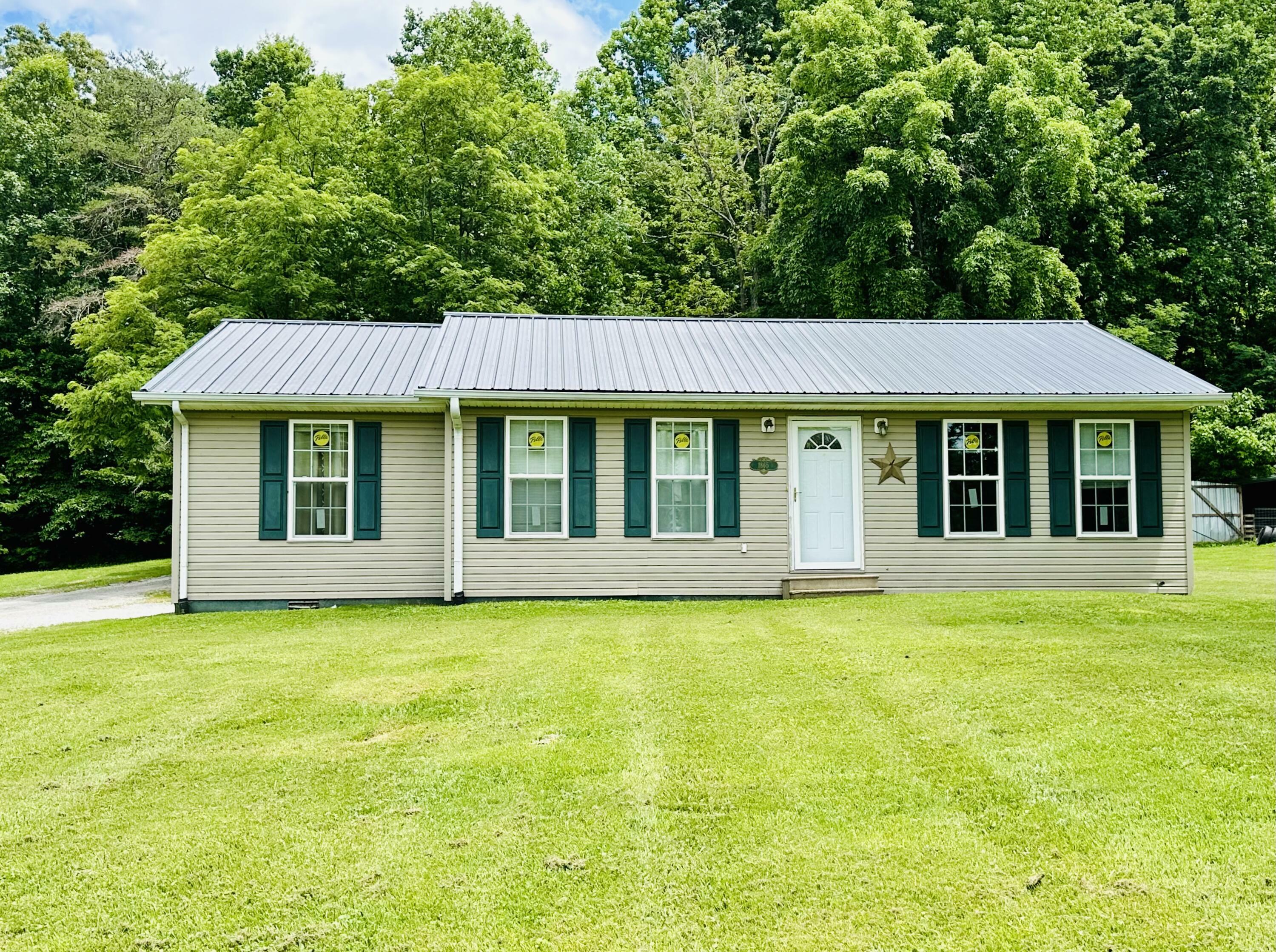 Property Photo: 1865 Ky Hwy 698 KY 40484