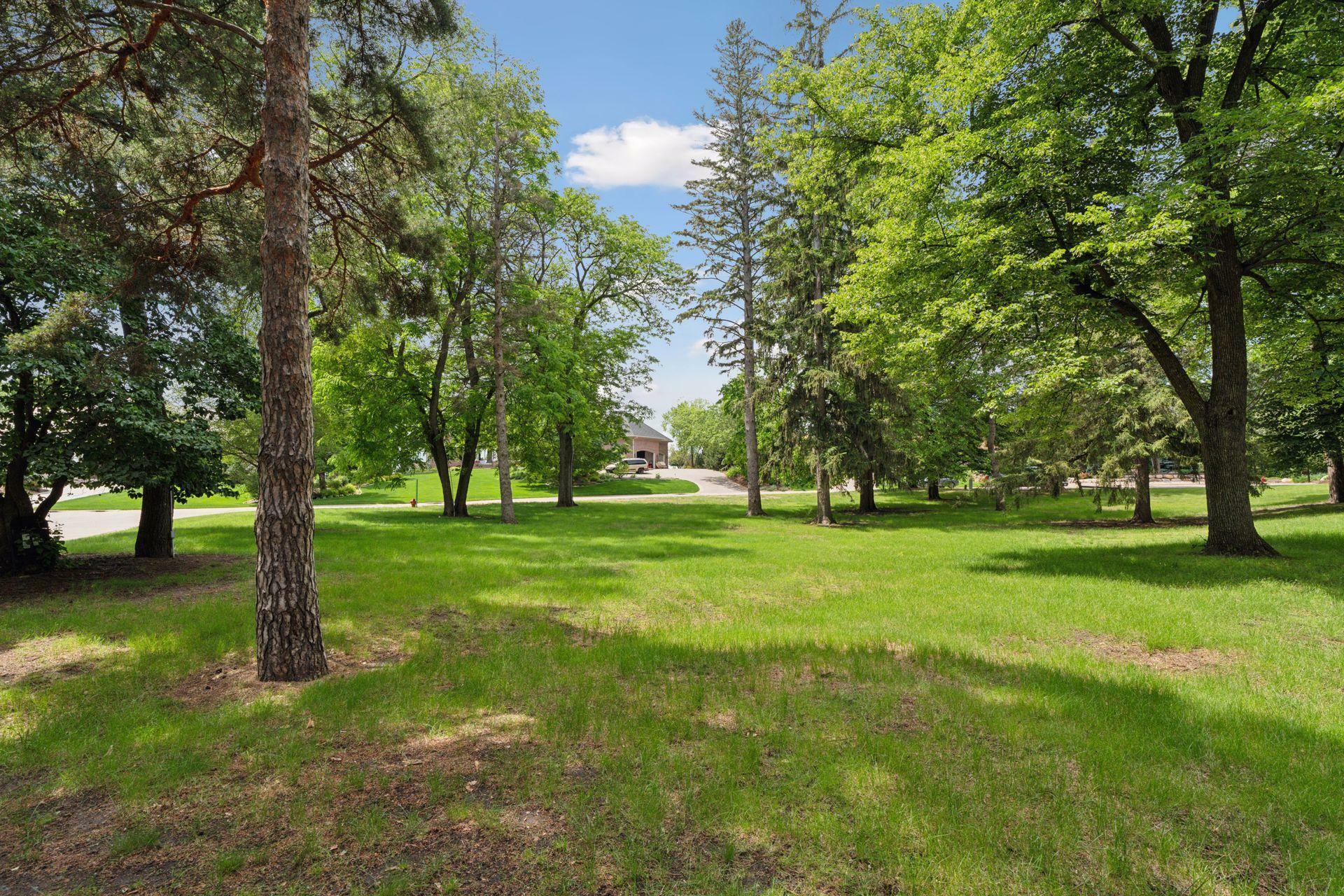 Property Photo:  11044 Bell Oaks Estate Road  MN 55347 