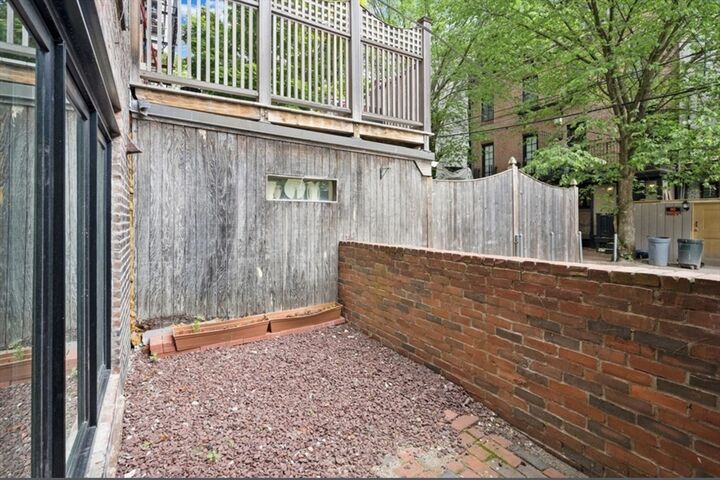 Property Photo:  16 Dartmouth Place 1  MA 02118 