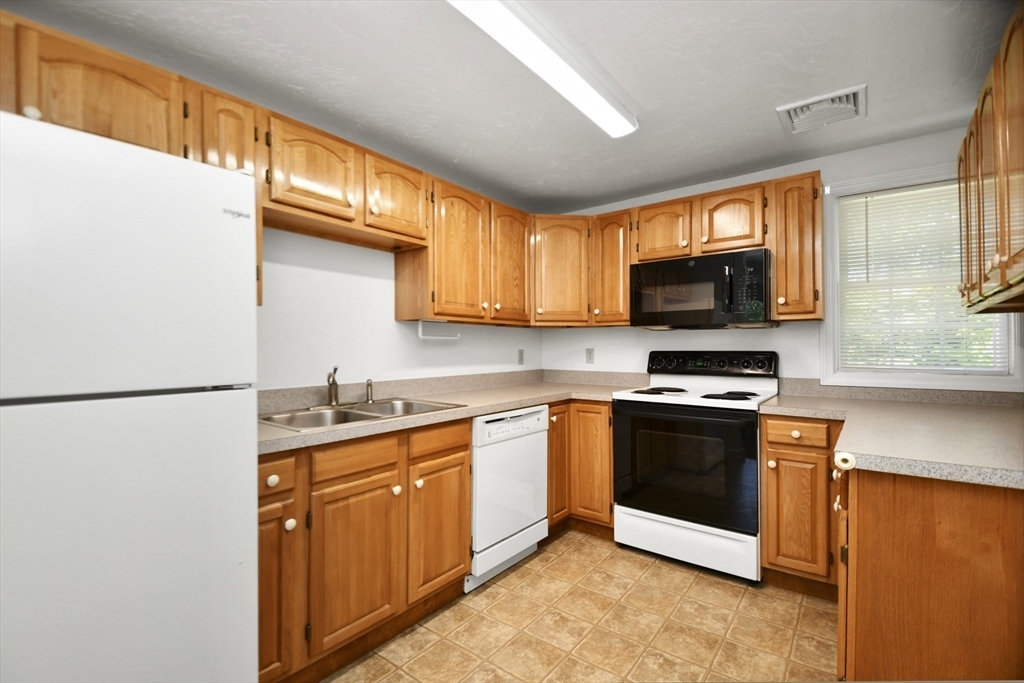 Property Photo:  1207 Main St 2  MA 01520 