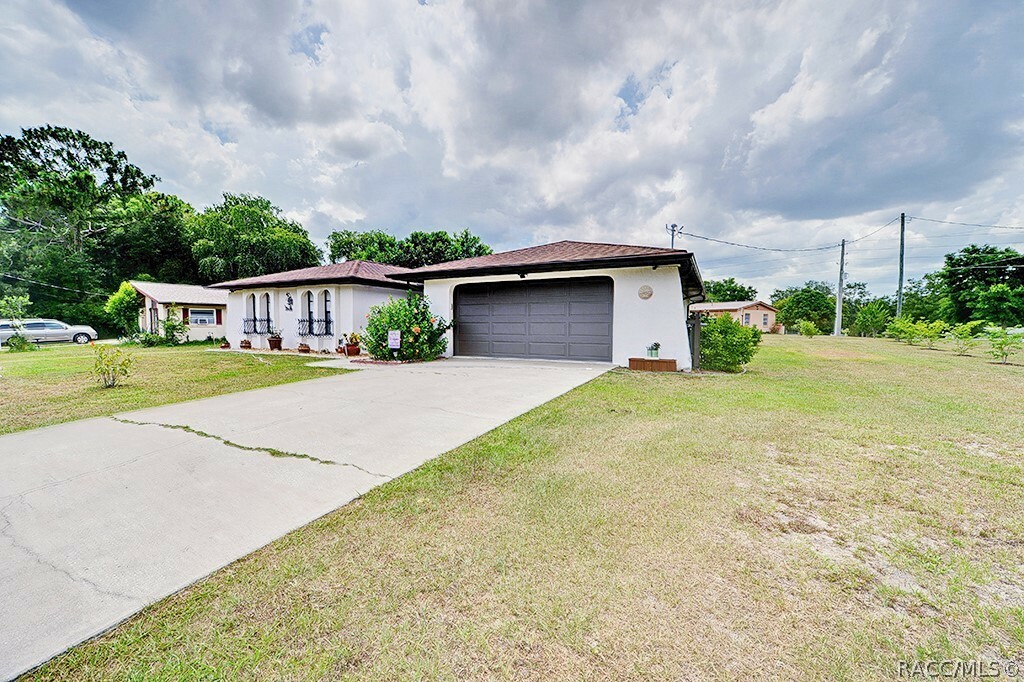 Property Photo:  1895 W Belgrade Drive  FL 34434 