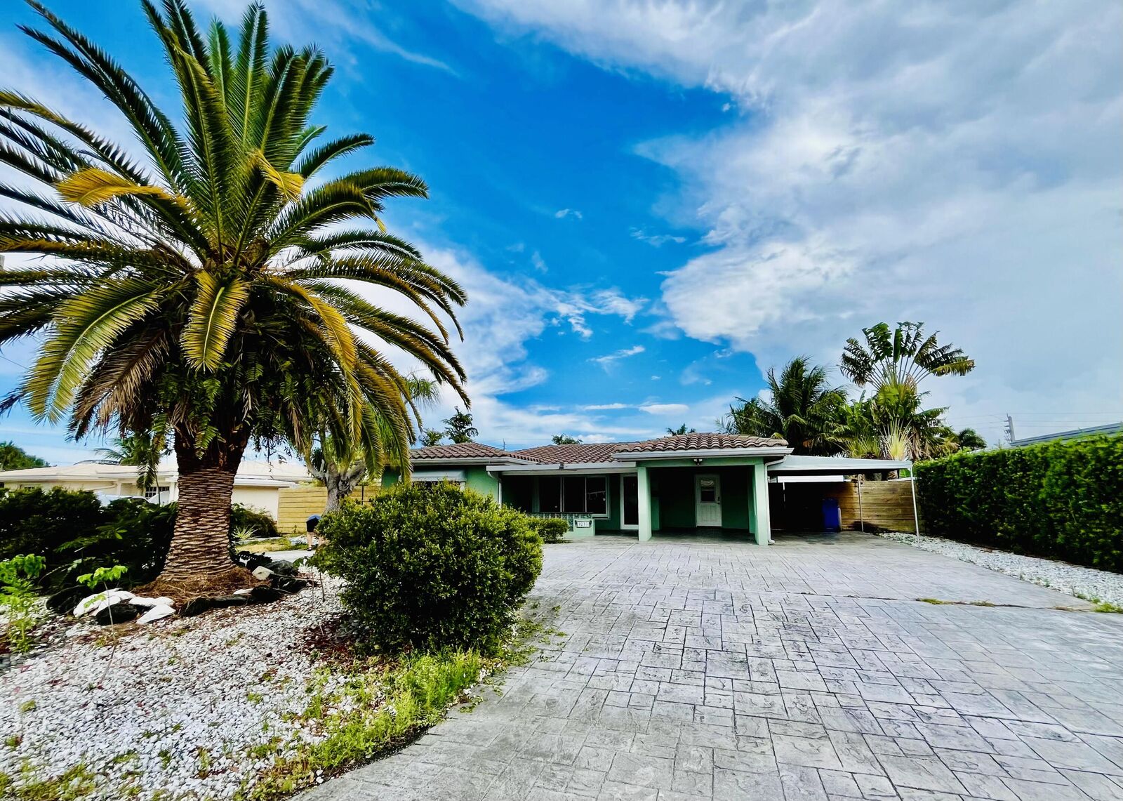 Property Photo:  1710 NE 63rd Court  FL 33334 