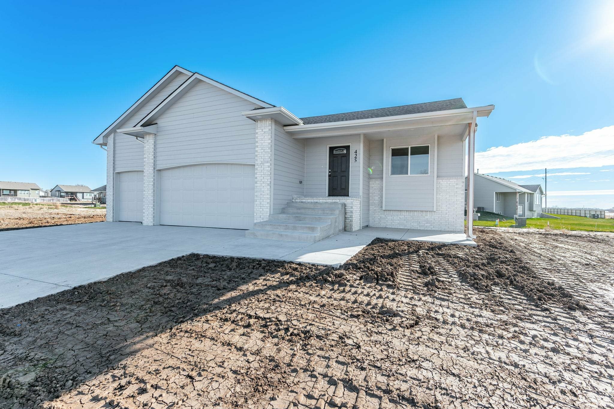 Property Photo:  425 E Sprucewood St  KS 67147 