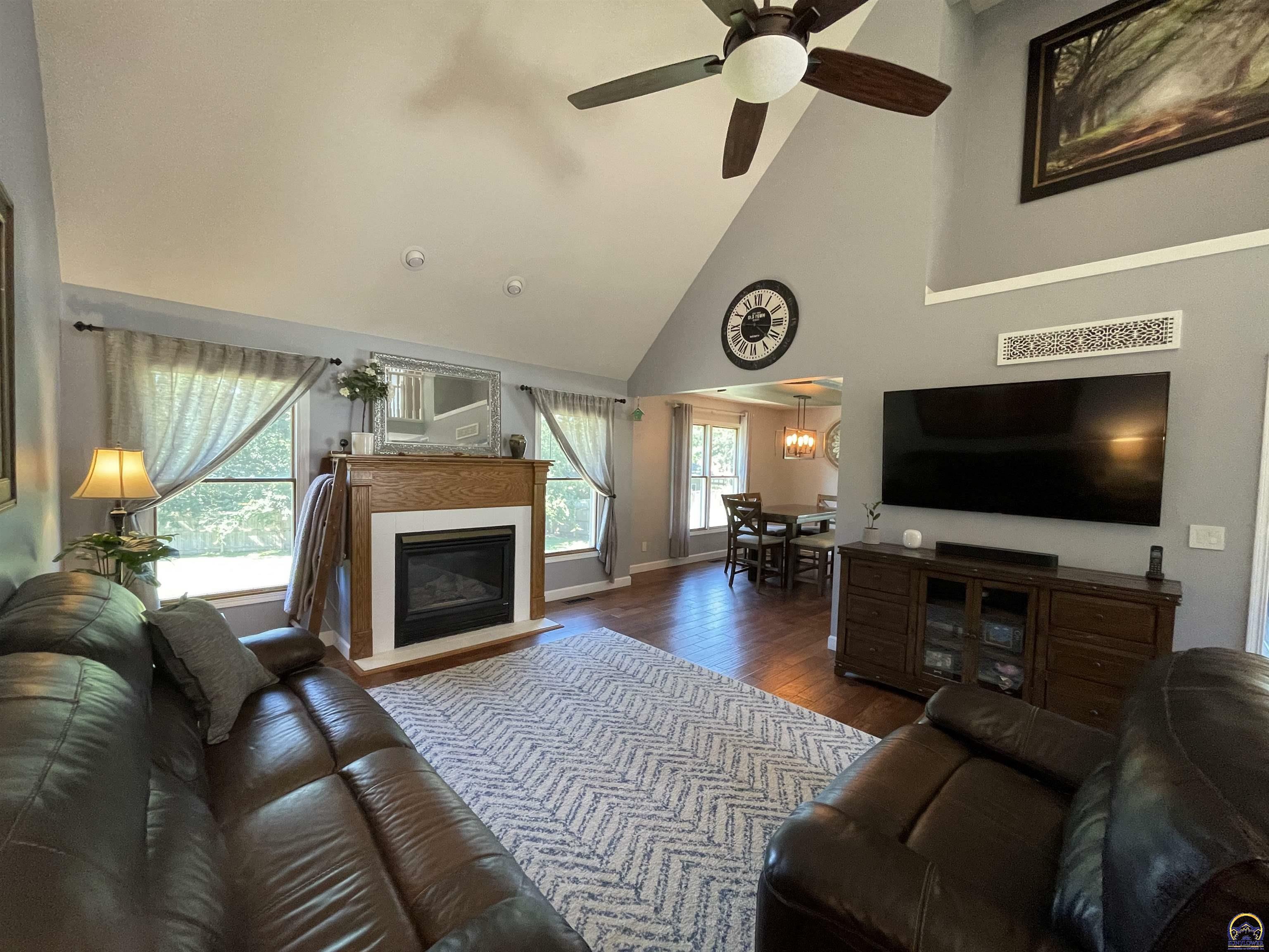 Property Photo:  6100 SW 40th Ter  KS 66610 