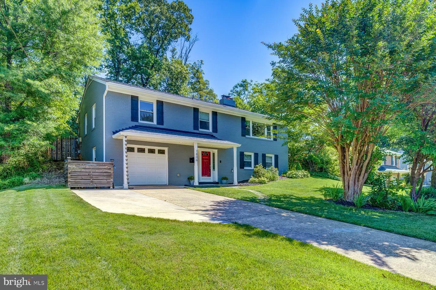 Property Photo: 7806 Jansen Drive VA 22152
