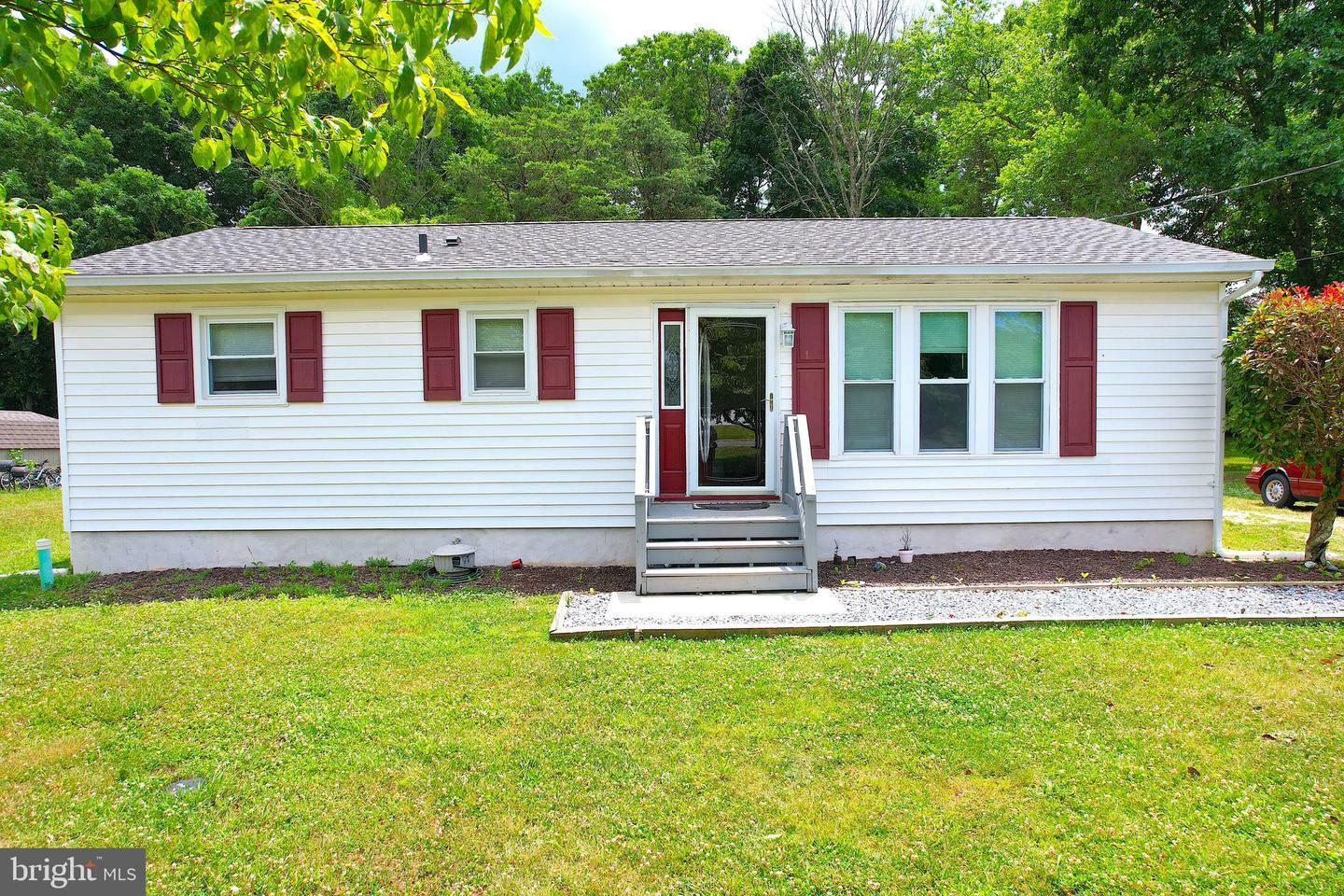 Property Photo:  6 Rogers Drive  NJ 08302 