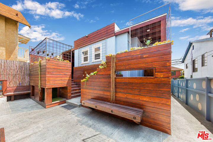 38   Sunset Ave A  Venice CA 90291 photo