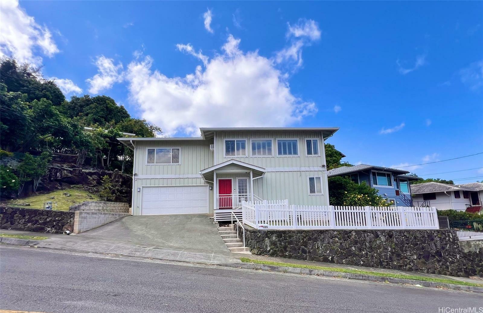 Property Photo:  1305 Mamalu Street  HI 96817 