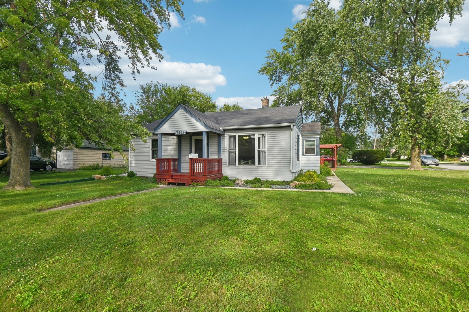 Property Photo:  16957 Sayre Avenue  IL 60477 