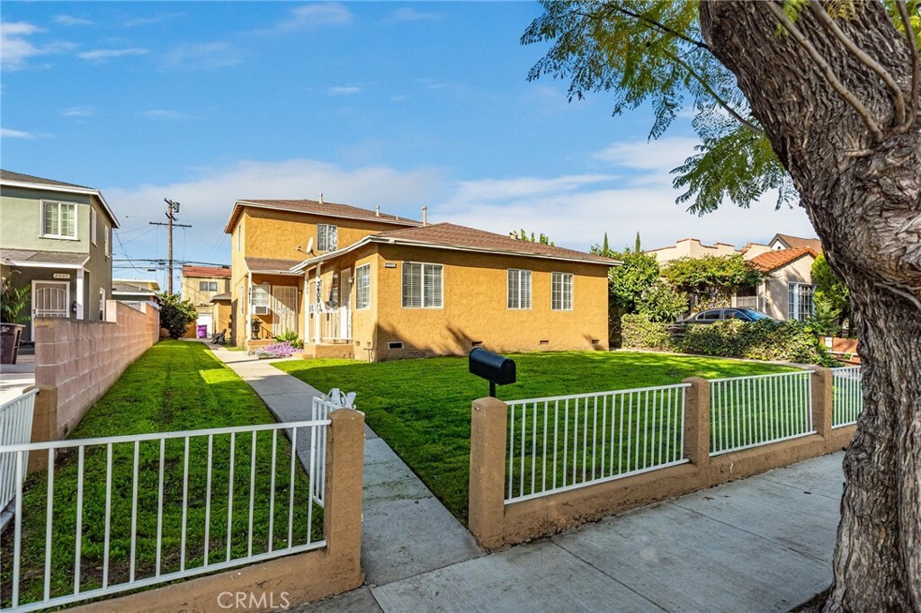 Property Photo:  3409 Walnut Avenue  CA 90807 