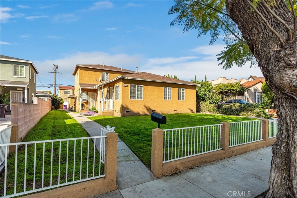 Property Photo:  3409 Walnut Avenue  CA 90807 