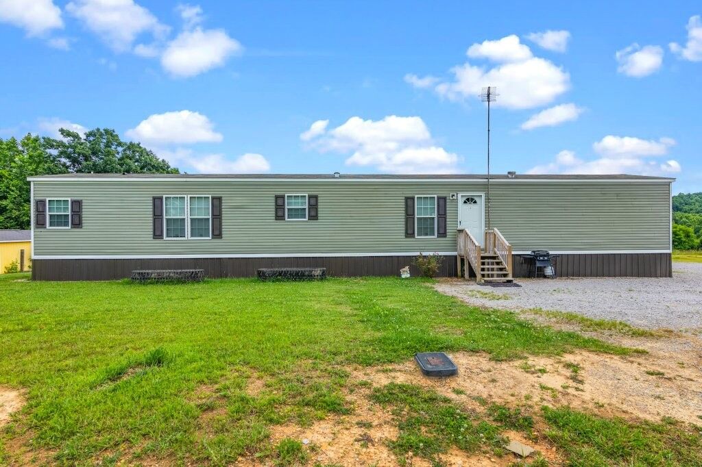Property Photo: 724 Captain Carter Rd TN 38585