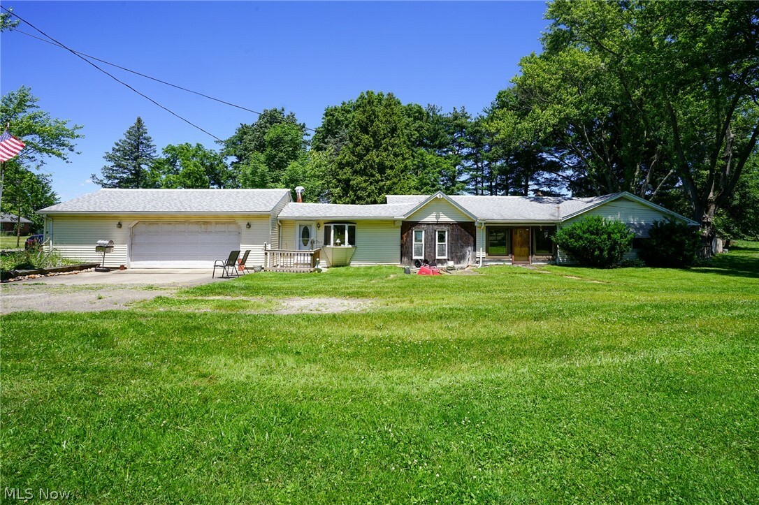 5664 Breezewood Drive NE  Canton OH 44705 photo