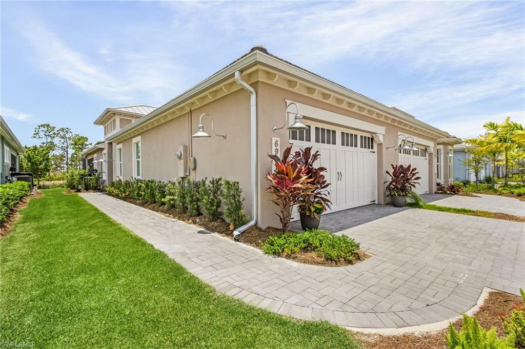 Property Photo:  6907 Saona Ct  FL 34113 