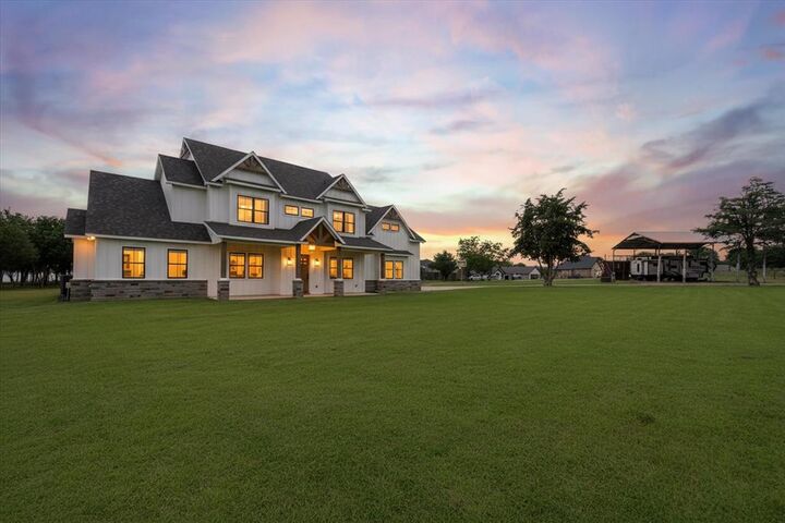 Property Photo: 11077 S US Highway 287 TX 75144