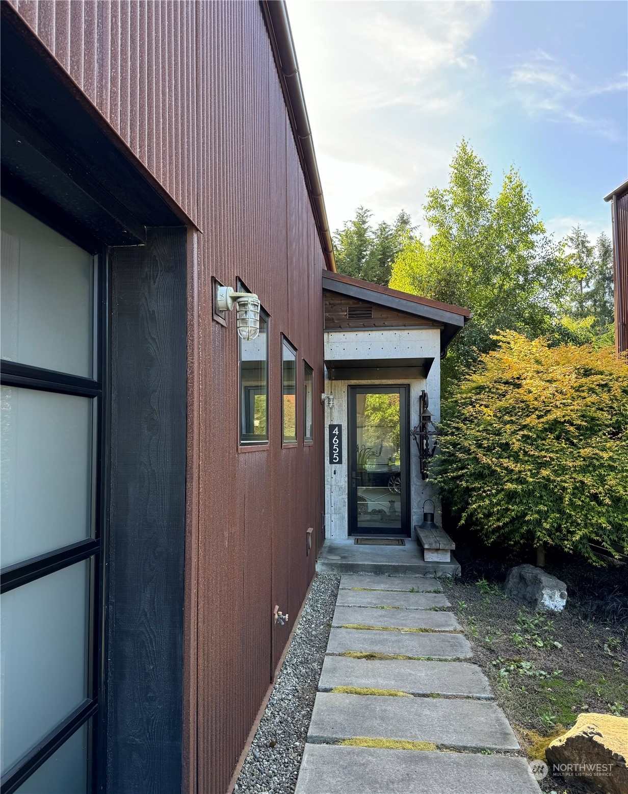 Property Photo:  4655 Flying Goat Avenue NE I  WA 98110 