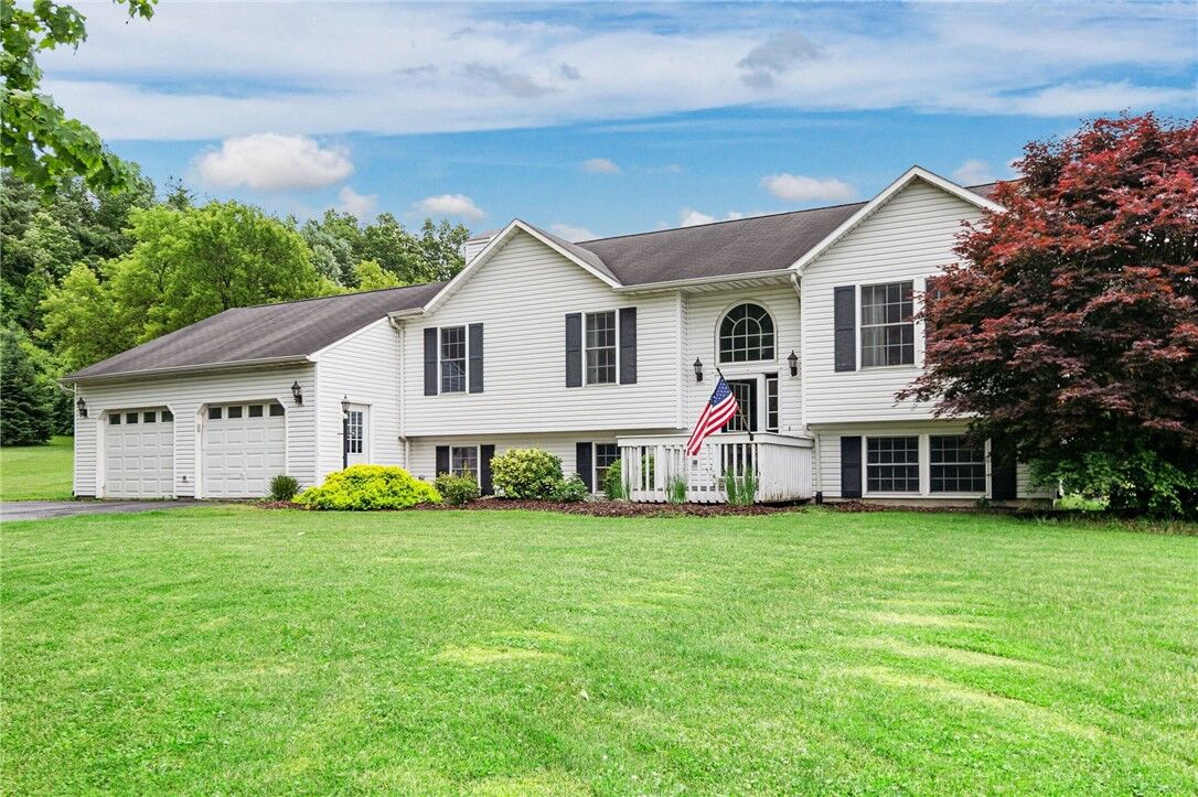 Property Photo:  28 Glenside Drive  NY 13118 