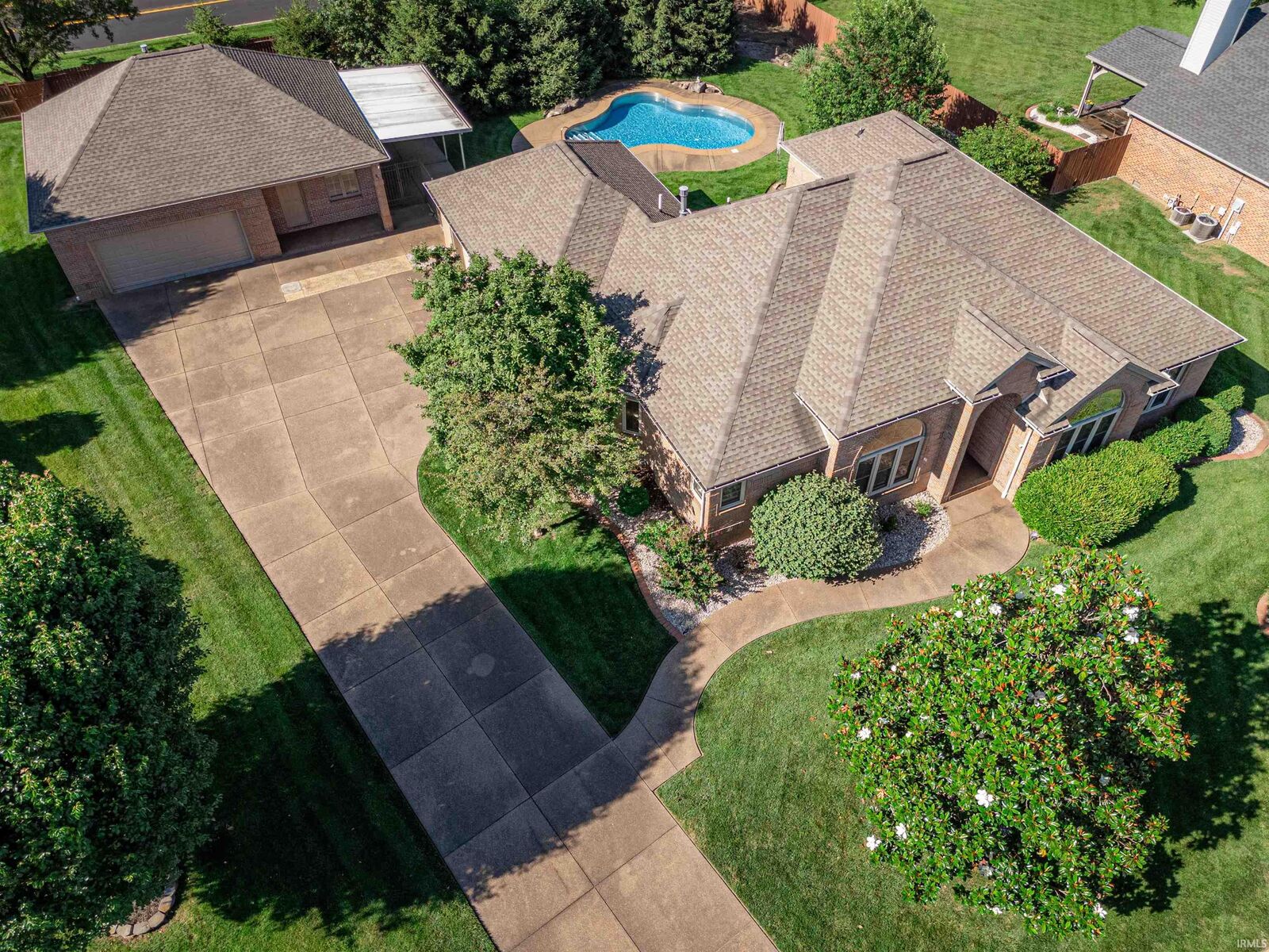 Property Photo:  7939 E Oak Street  IN 47715 