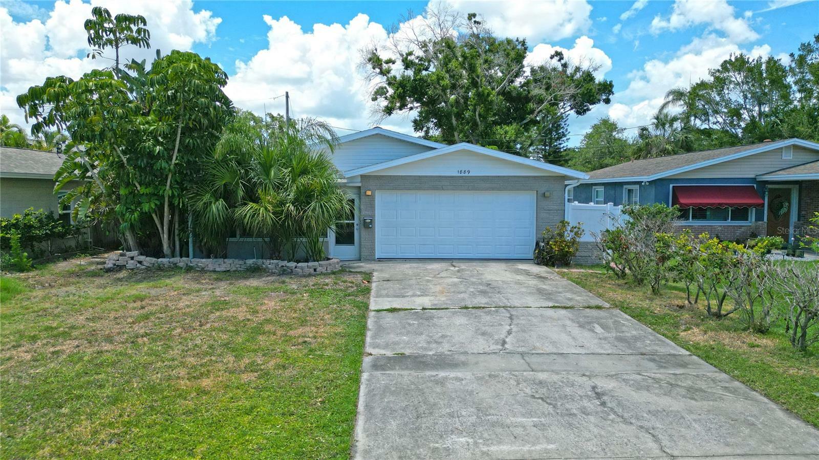 Property Photo:  1889 Montana Avenue NE  FL 33703 