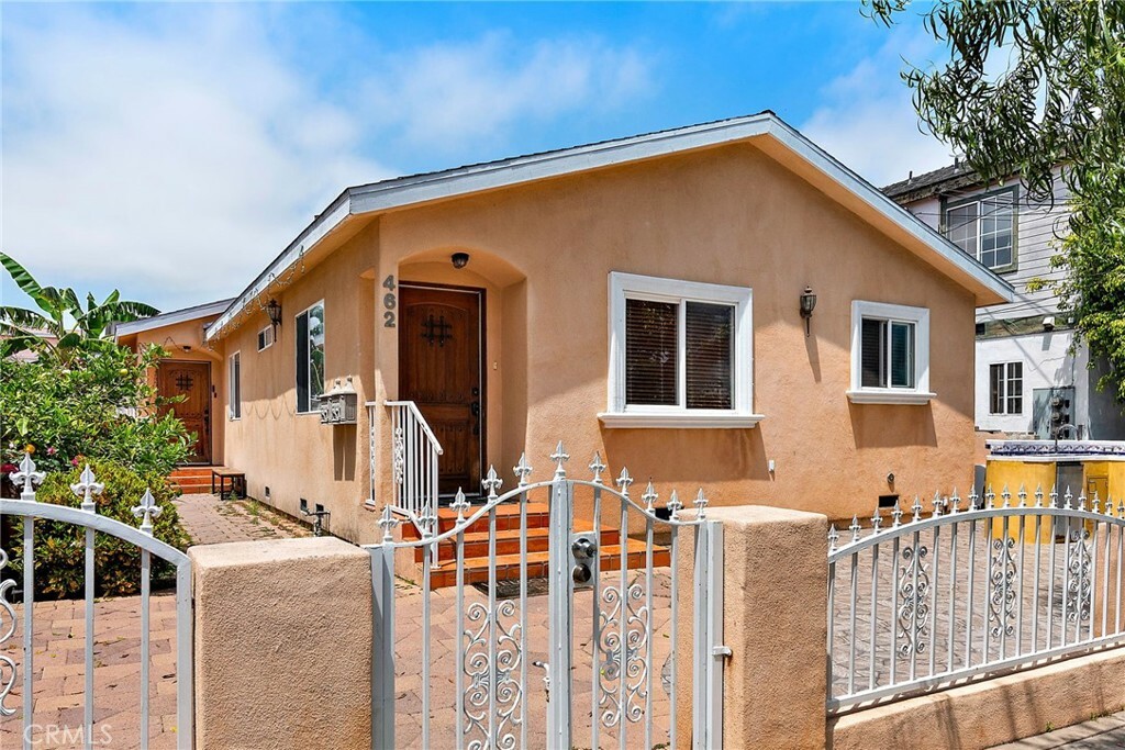 Property Photo:  462 W 3rd Street  CA 90731 