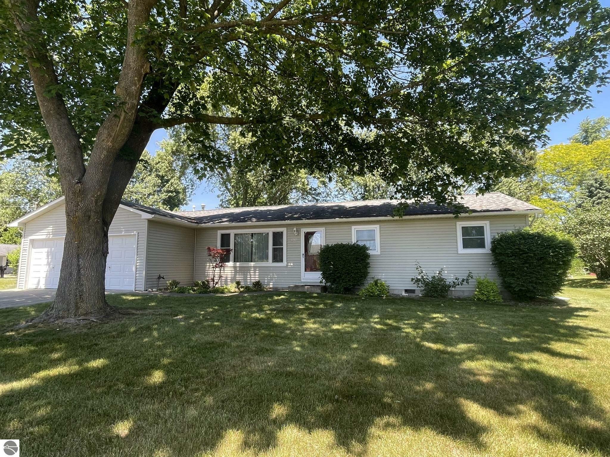 Property Photo:  1793 Willow Street  MI 48858 