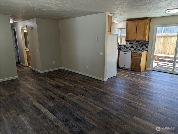 Property Photo:  823 Euclid Avenue  WA 98584 