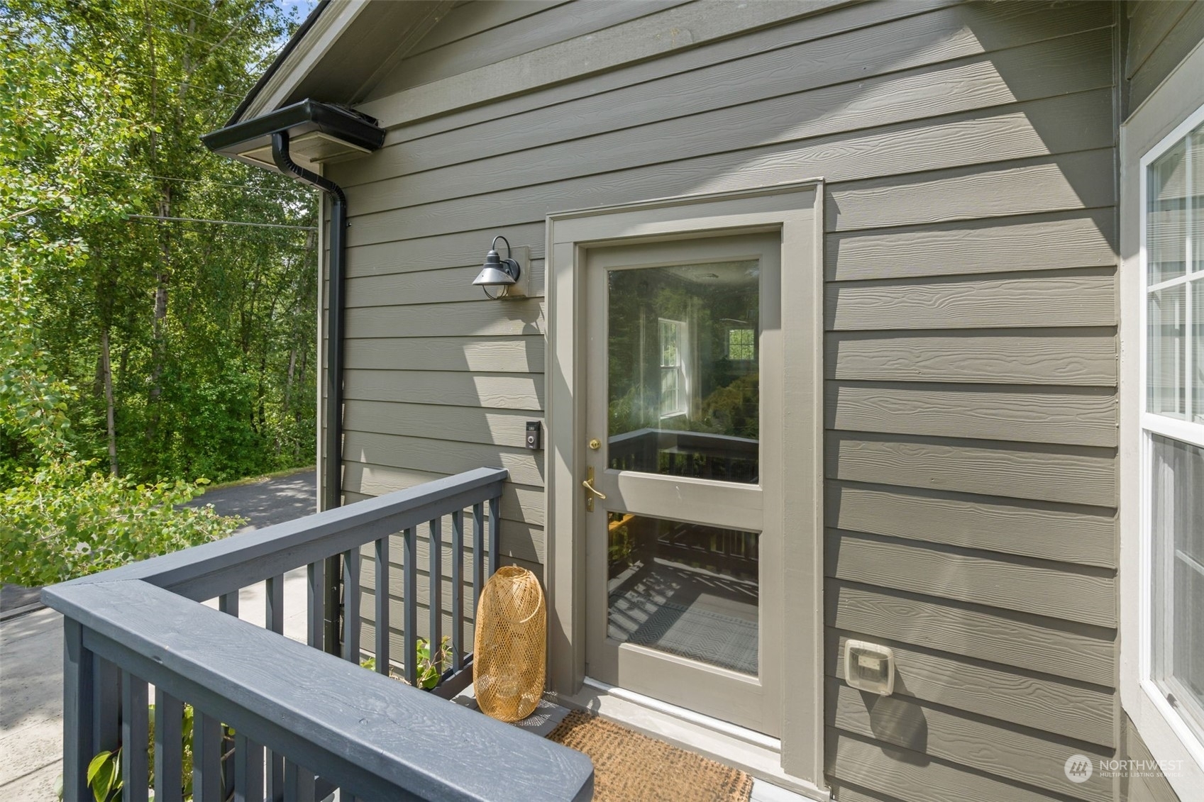 Property Photo:  815 E Orchard Drive  WA 98226 