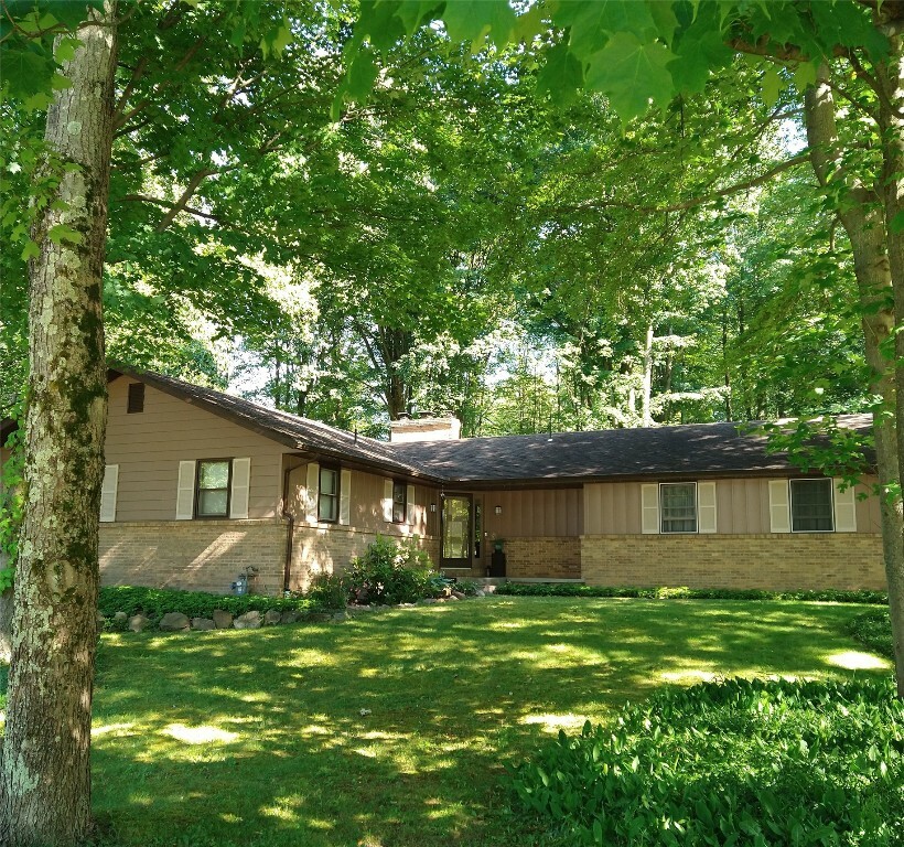 Property Photo:  4121 Roxbury Place  PA 16506 